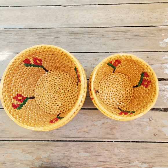 2 Nesting Wicker Baskets Lid Floral Vintage Rattan Boho Raffia Straw Cottagecore - Picture 7 of 9